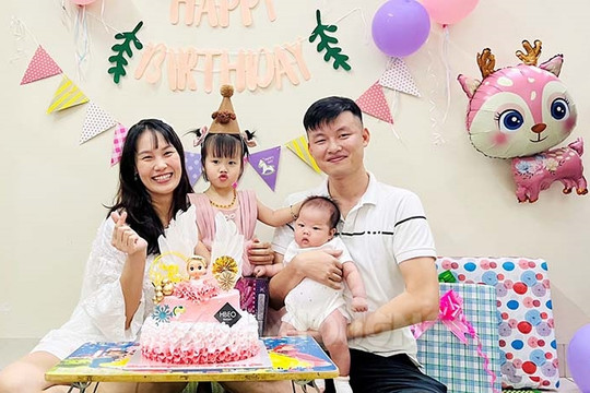 Gia đình trẻ giữ gìn hạnh phúc